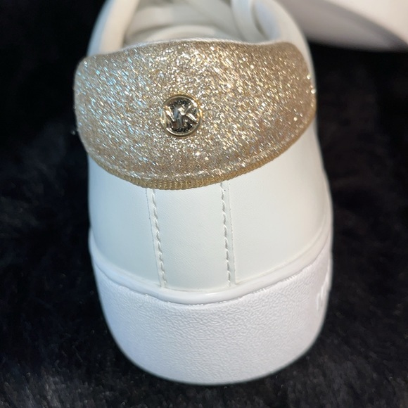 Michael Kors •SIZE 9 White leather lace ups with gold metallic portions. - Picture 5 of 6